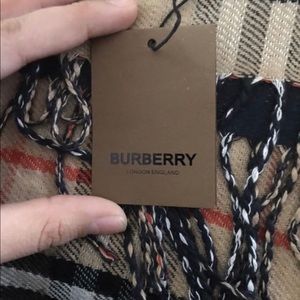 BURBERRY SCARF